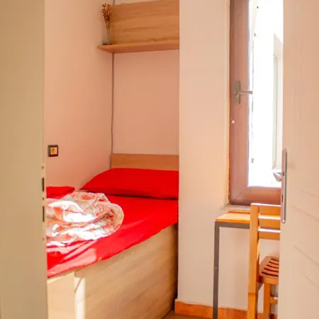 Hostel The Golden Rooster