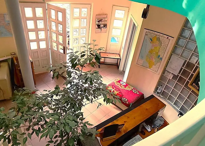 The Golden Rooster Hostel Tirana